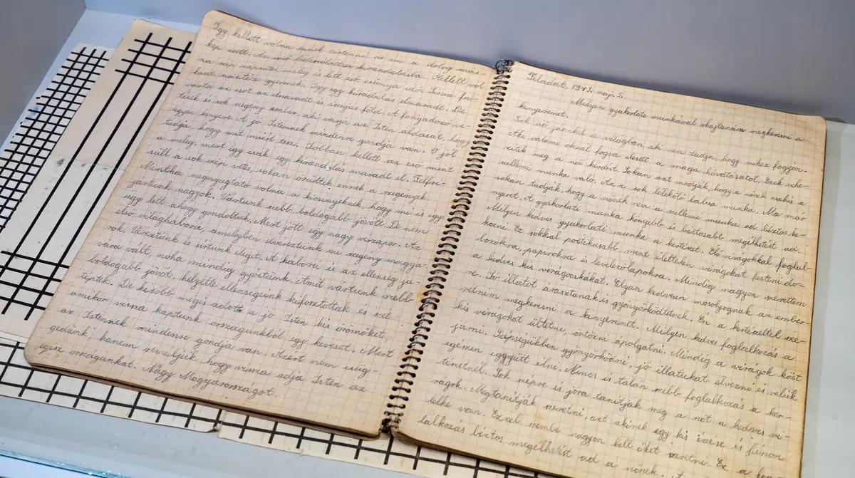 Mag Margit füzete az Útkereszteződésben. Csíkszereda város története című kiállításon. Fotó: Gegő Imre / Csíki Székely Múzeum